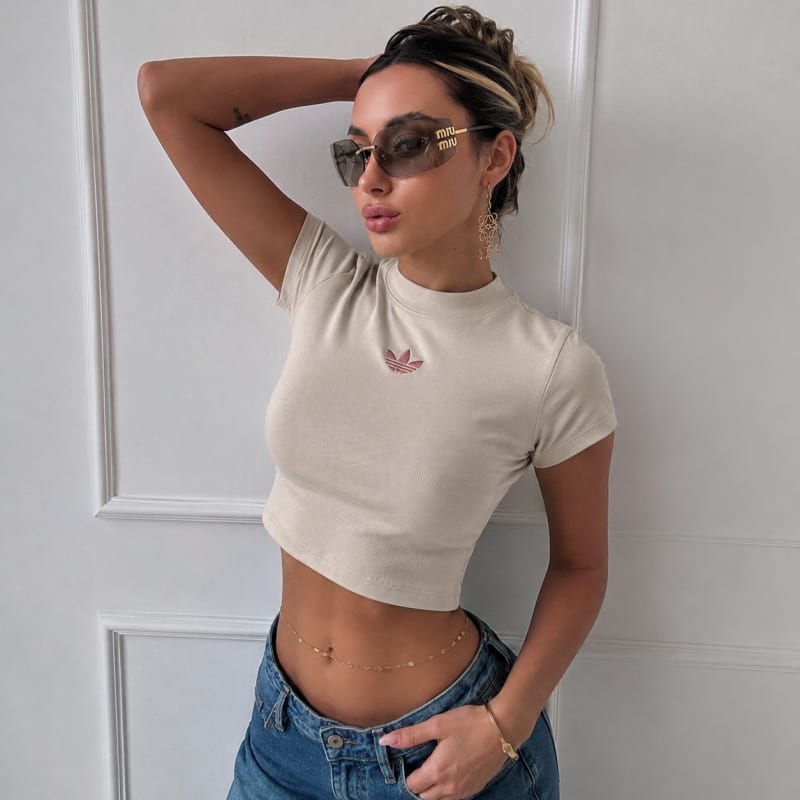 Crop Top Crema Bordado Color Rosa 1