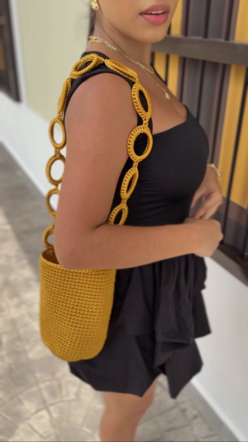 Mochila aros dorada 3