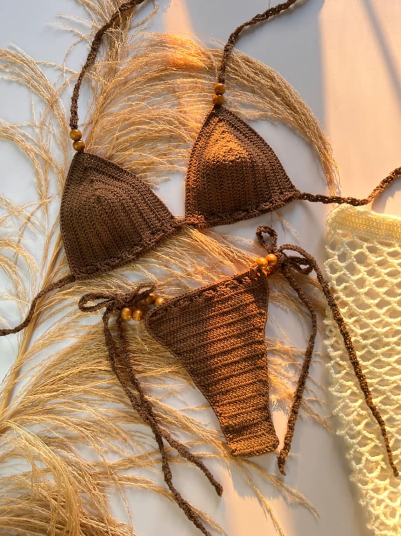Bikini decorado café 1