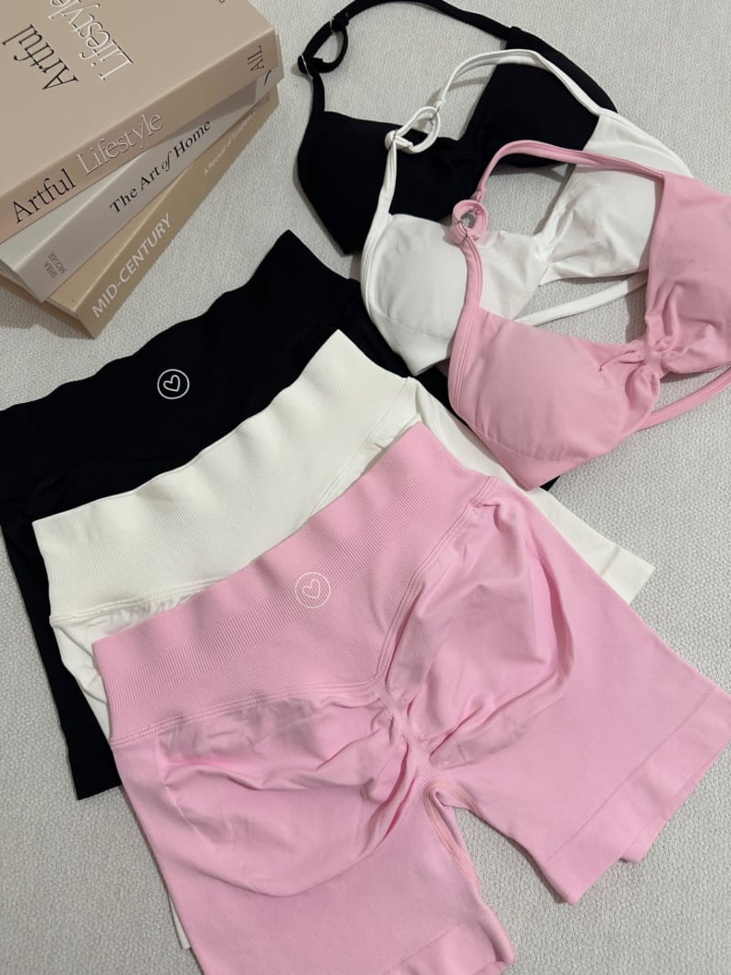 Set DFYNE corto 1