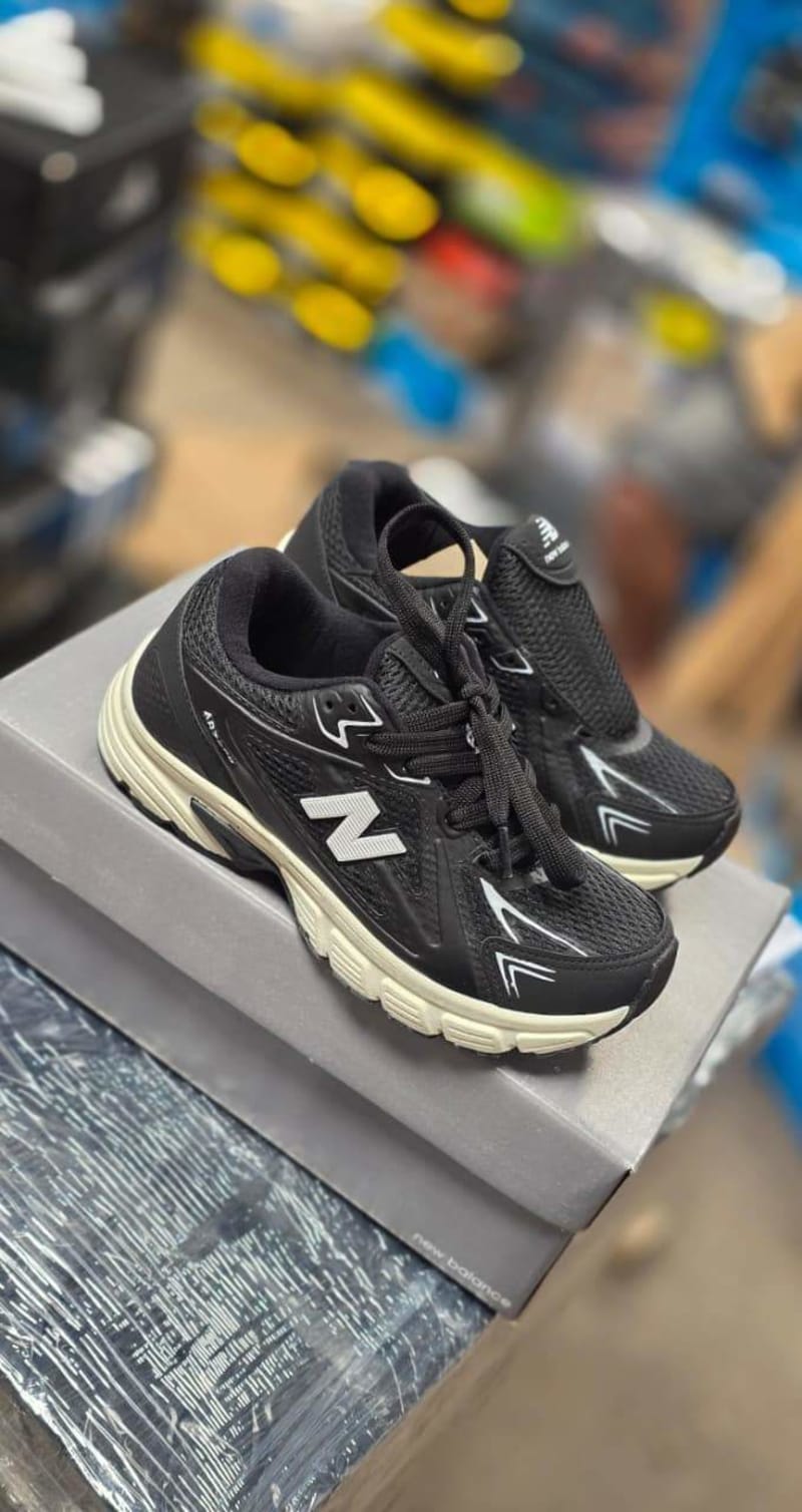 New Balance Abz Negra 1