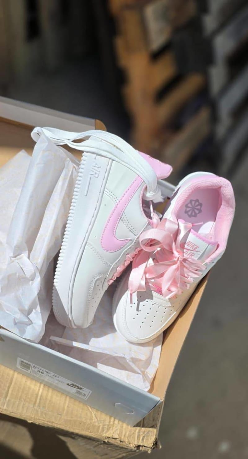 Nike Air Force baby pink 1