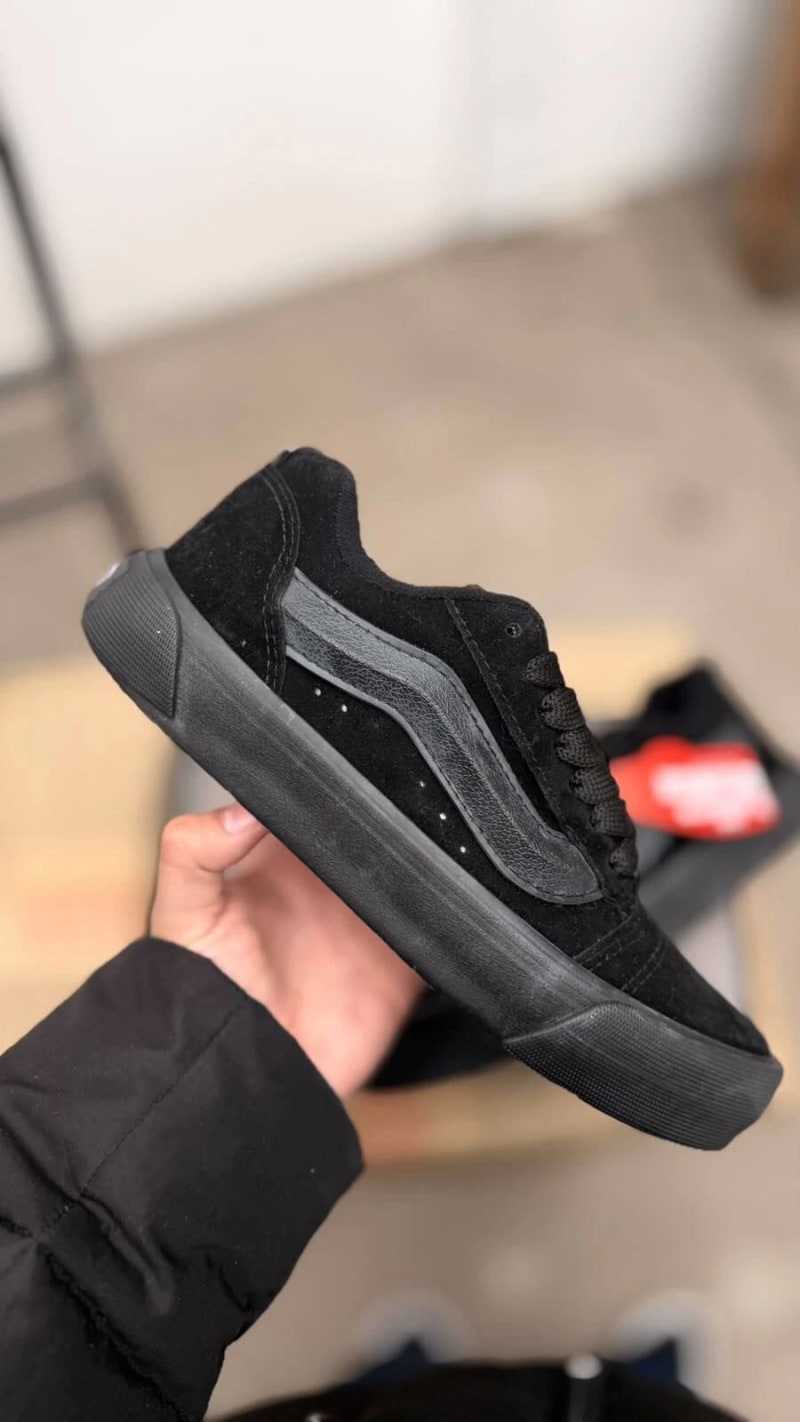 Vans KNU Total Black 1