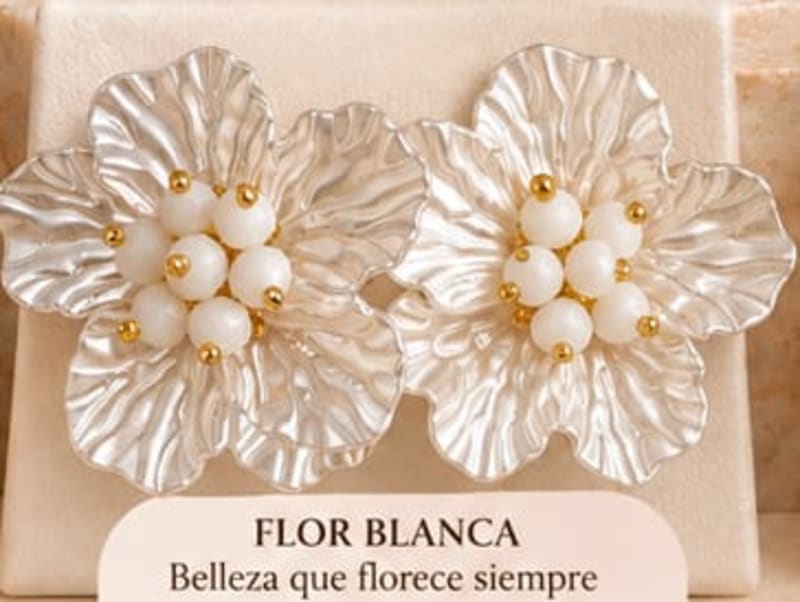 ARETE FLOR BLANCA 1