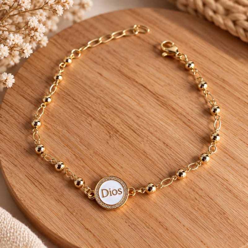Pulsera dije blanco Dios. 1