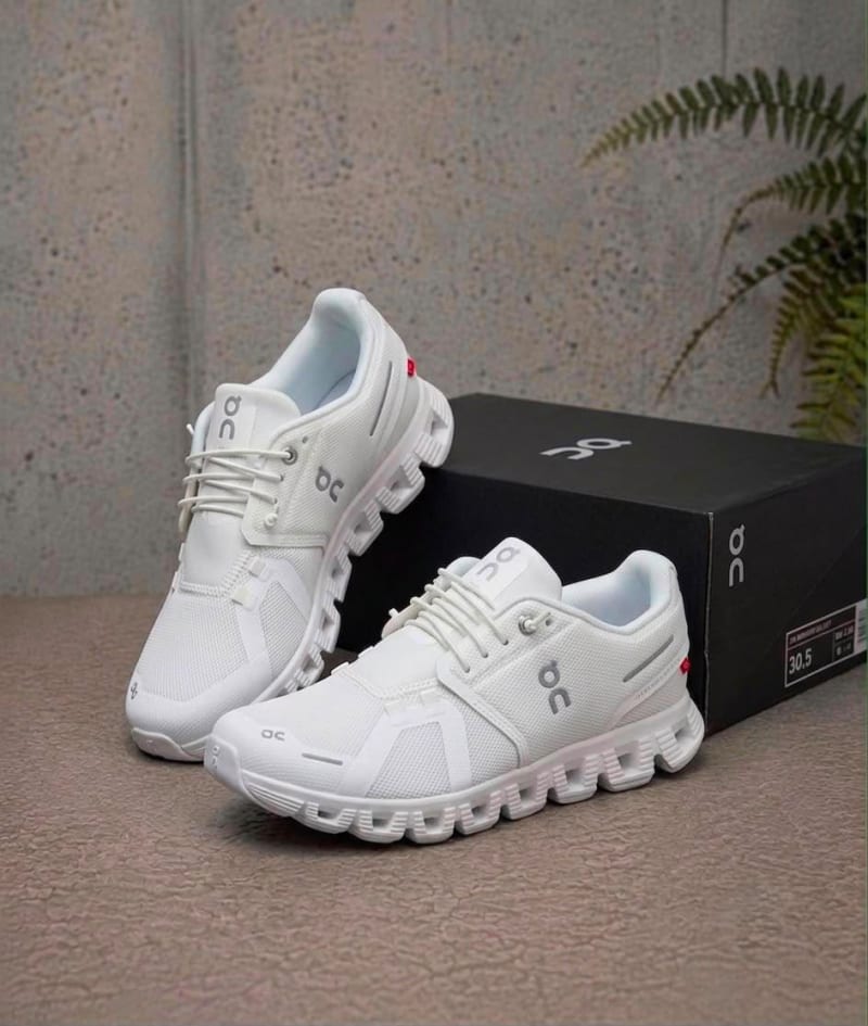 ON CLOUD RUNNING 1