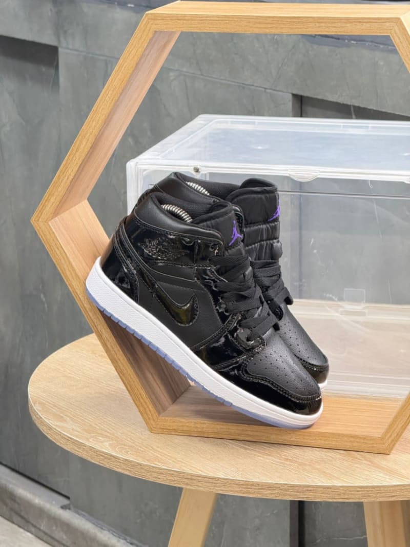 JORDAN RETRO 1 NEGRO 1