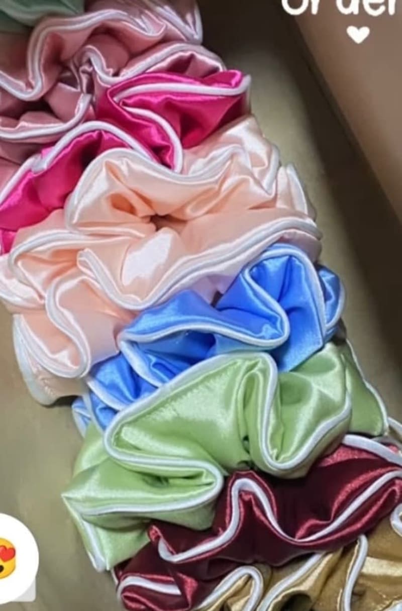 Scrunchie con bies delgado 1