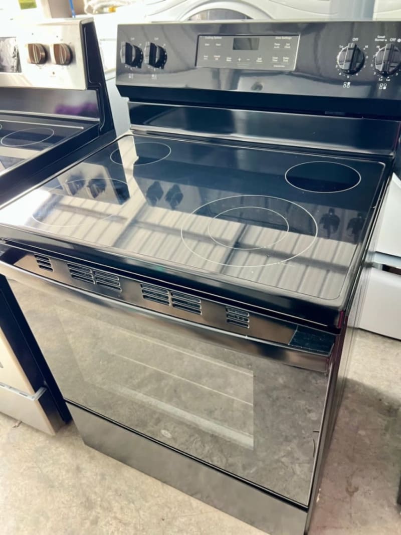 Black General Electric Stove, Garantía de seis meses, Delivery disponible 1