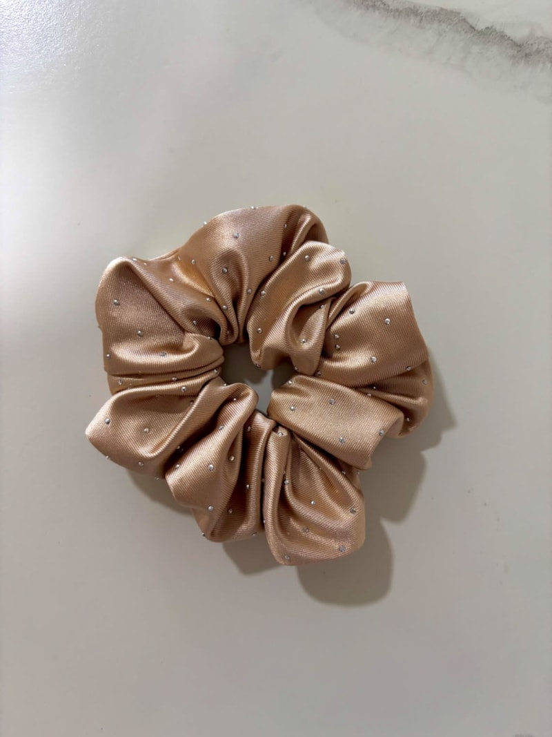 Scrunchie perlada talla M 1