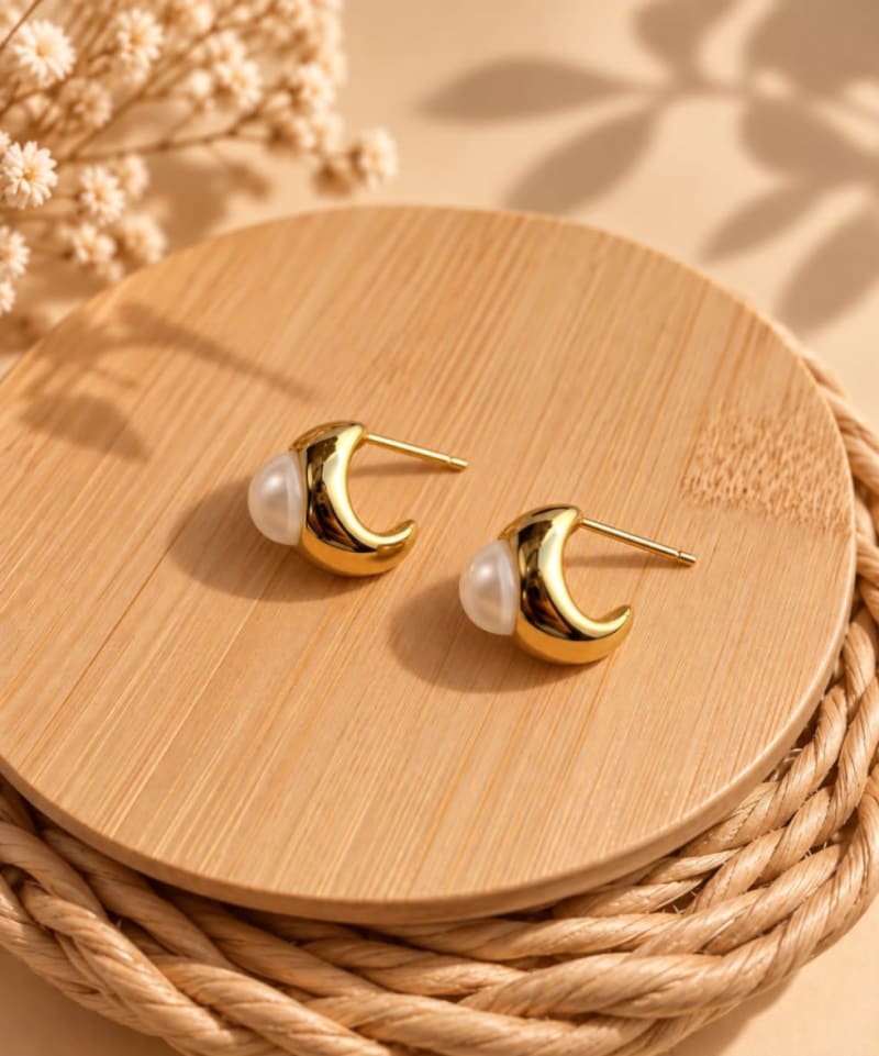 Aretes  semi candonga con perla. 1