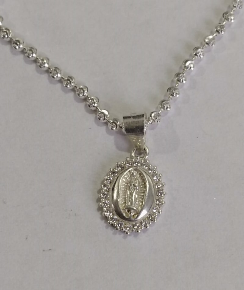 collar de esferas de la virgen del Carmen 2