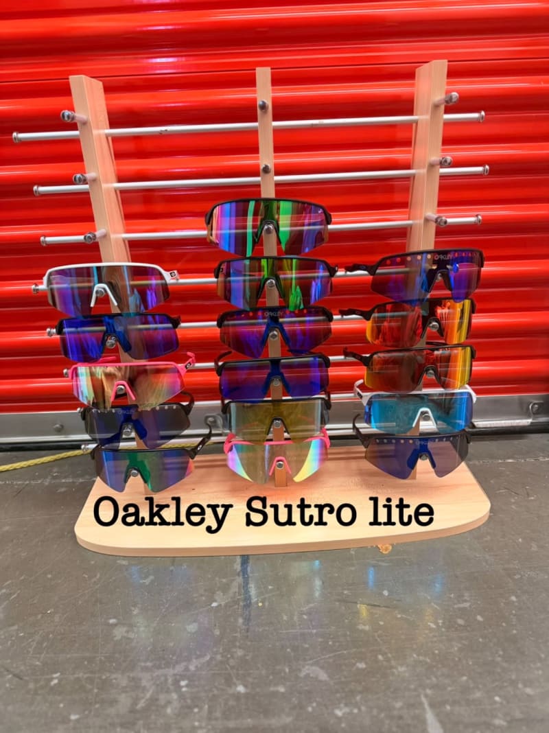 Oakleys 8
