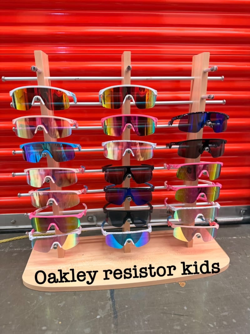 Oakleys 4