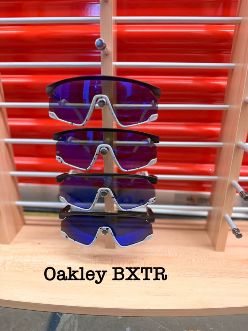 Oakleys 9