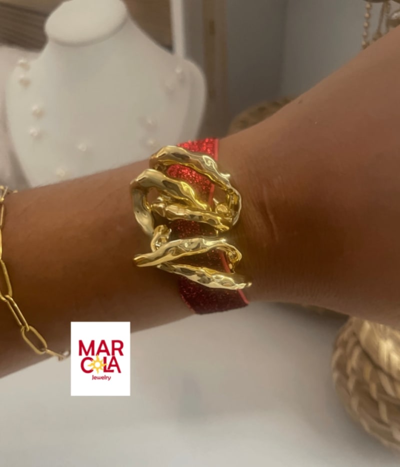 Pulsera Elástica Roja con Brillo y Detalles Dorados ❤️✨ 1