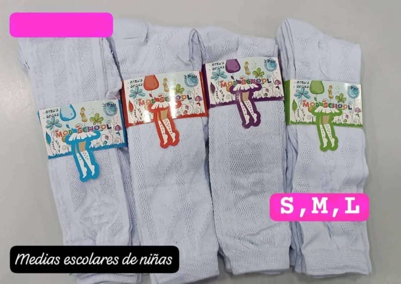 Medias largas blancas de niña 1