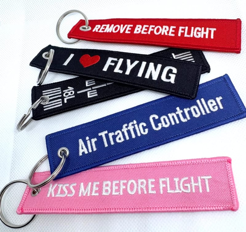 Llavero de Tela “Remove Before Flight” ✈️ 1