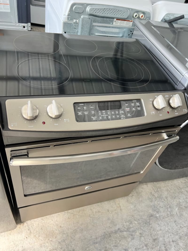 GE Range 3