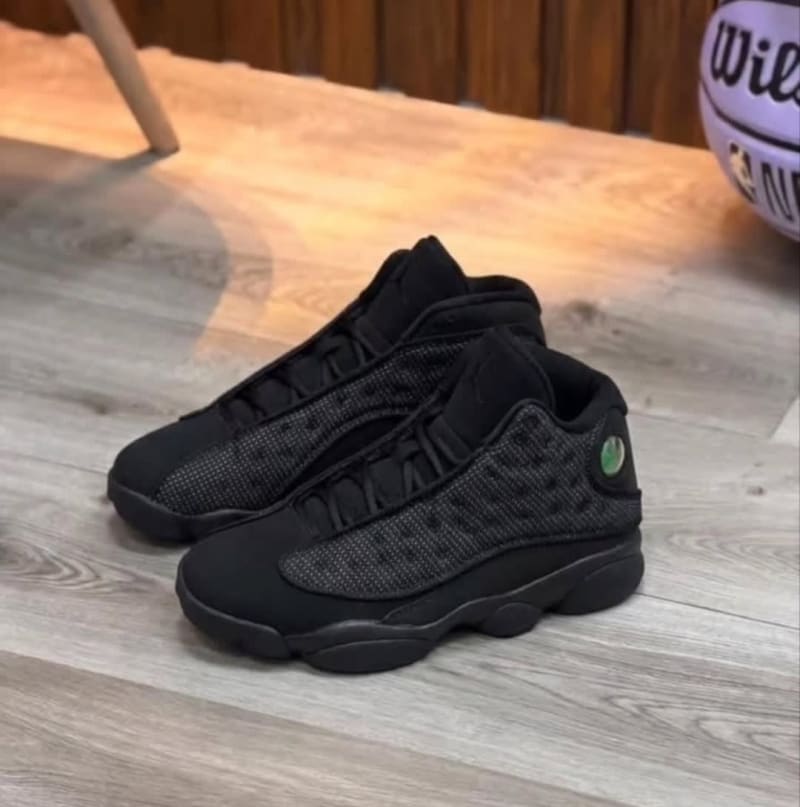Air Jordan 13 Retro "Black Cat" 1