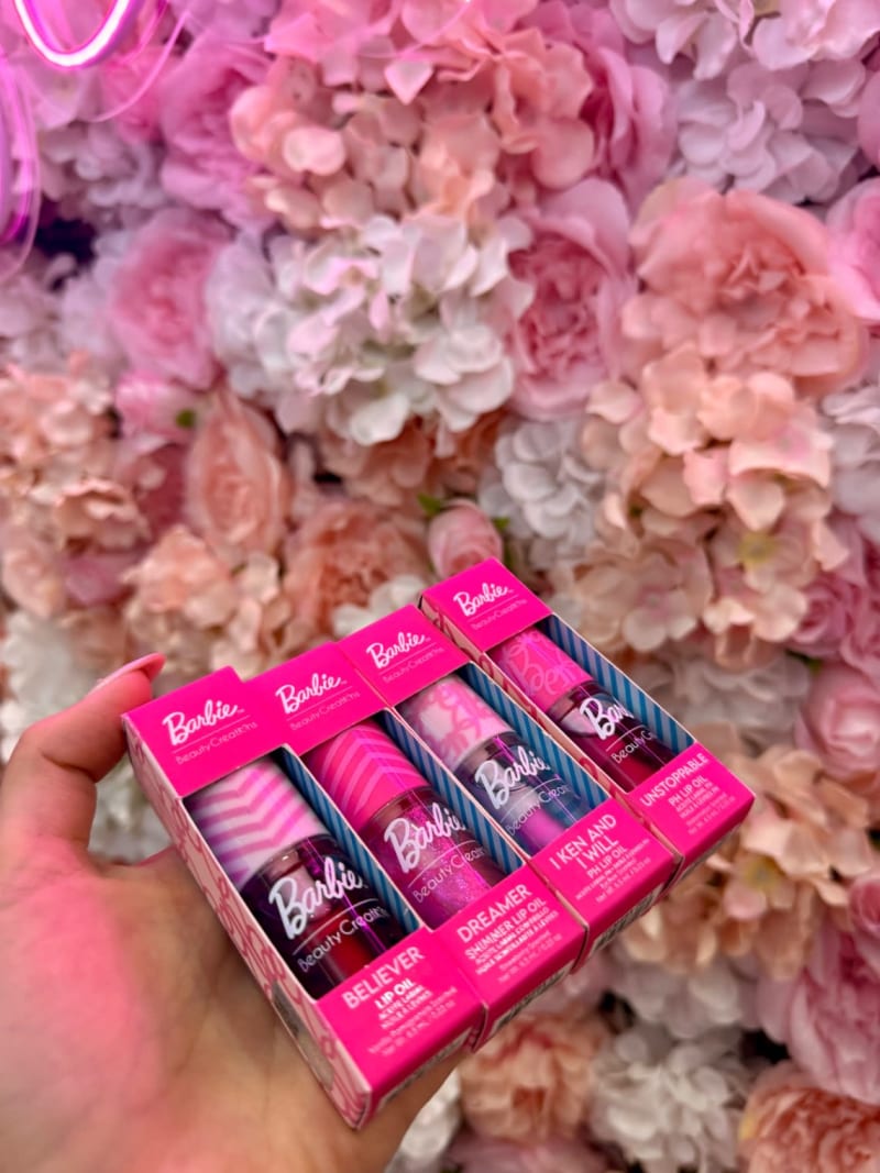 GLOSS BEAUTY CREATIONS COLAB CON BARBIE 1