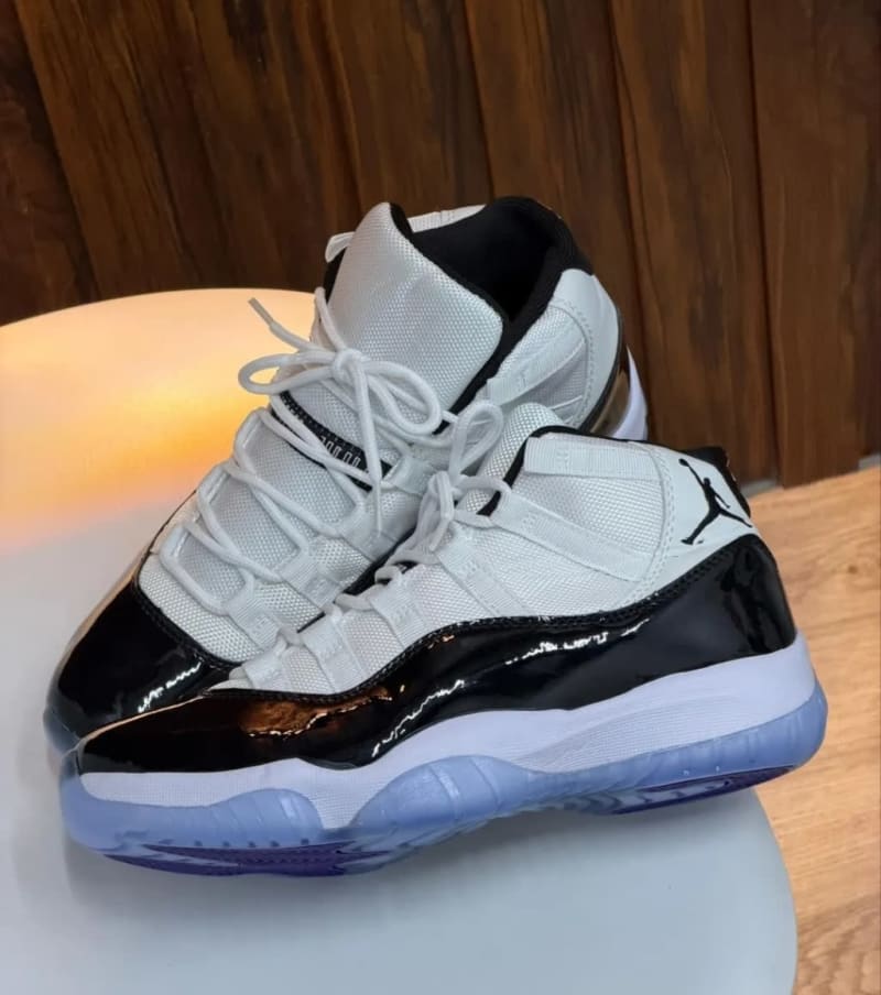 Nike Air Jordan 11 Retro Concord 1