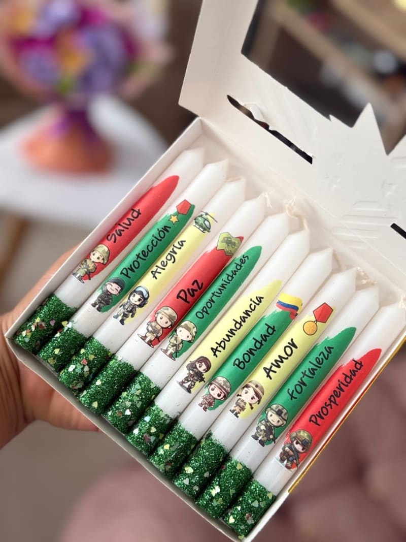Caja de Velitas 🕯️ Con estampados de profesiones 1