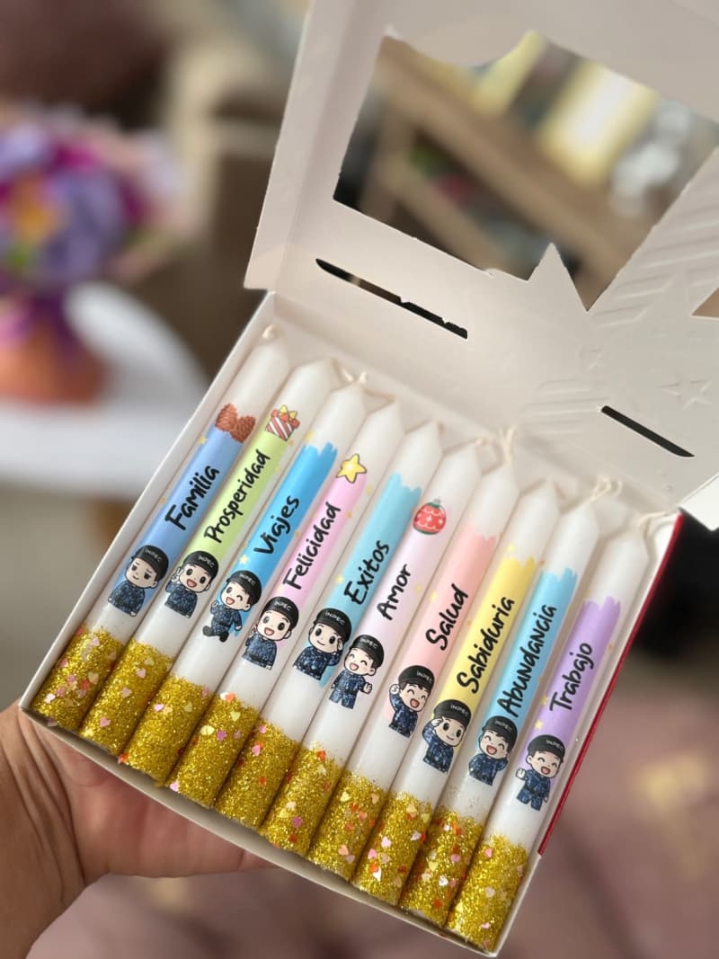 Caja de Velitas 🕯️ Con estampados de profesiones 3