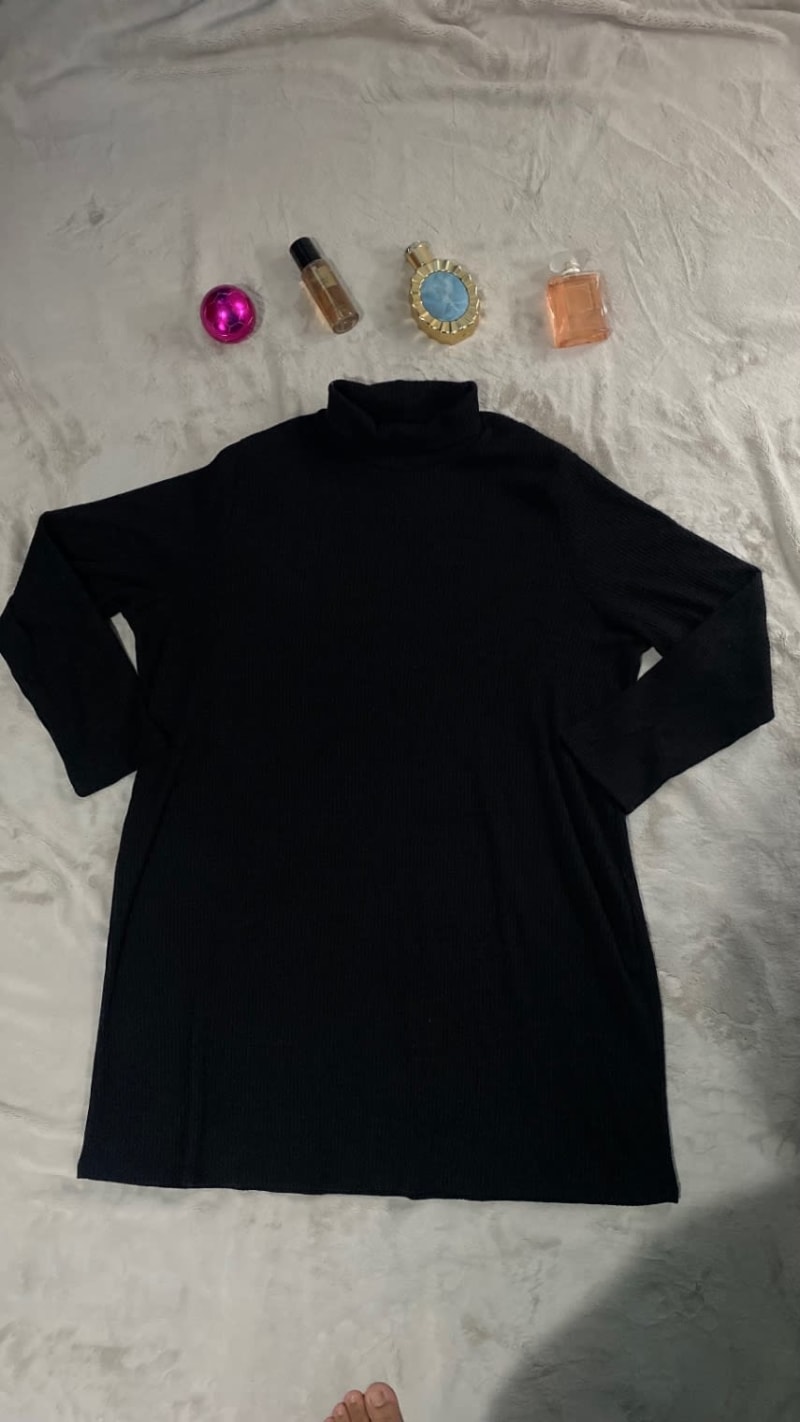 Blusa negra cuello alto 1