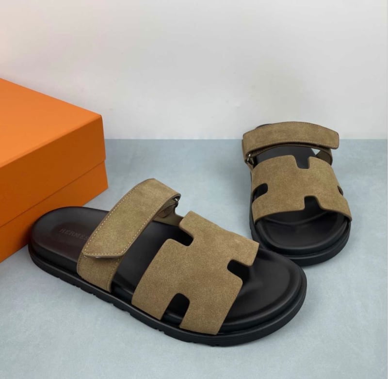 Hermes 4