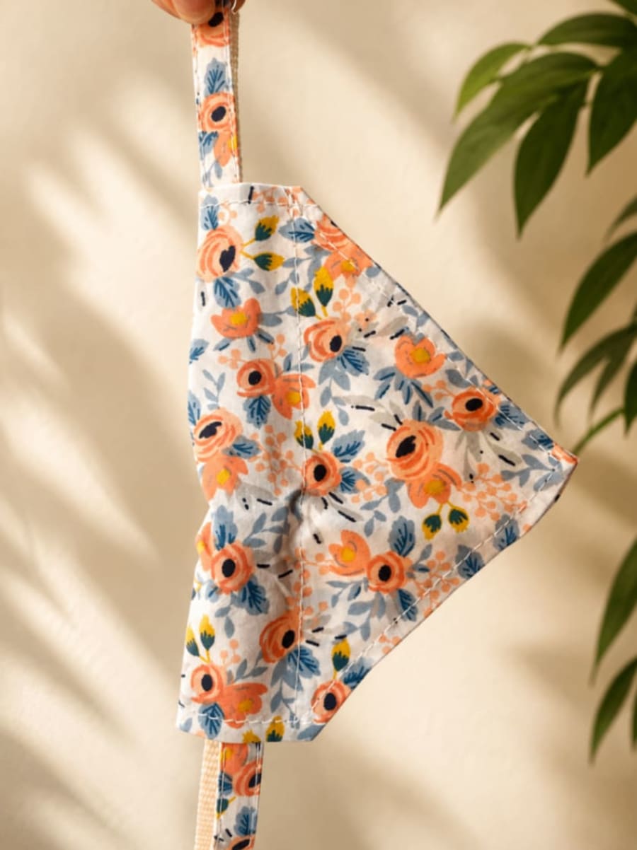 Pañoleta para Gatos – Diseño Floral 1