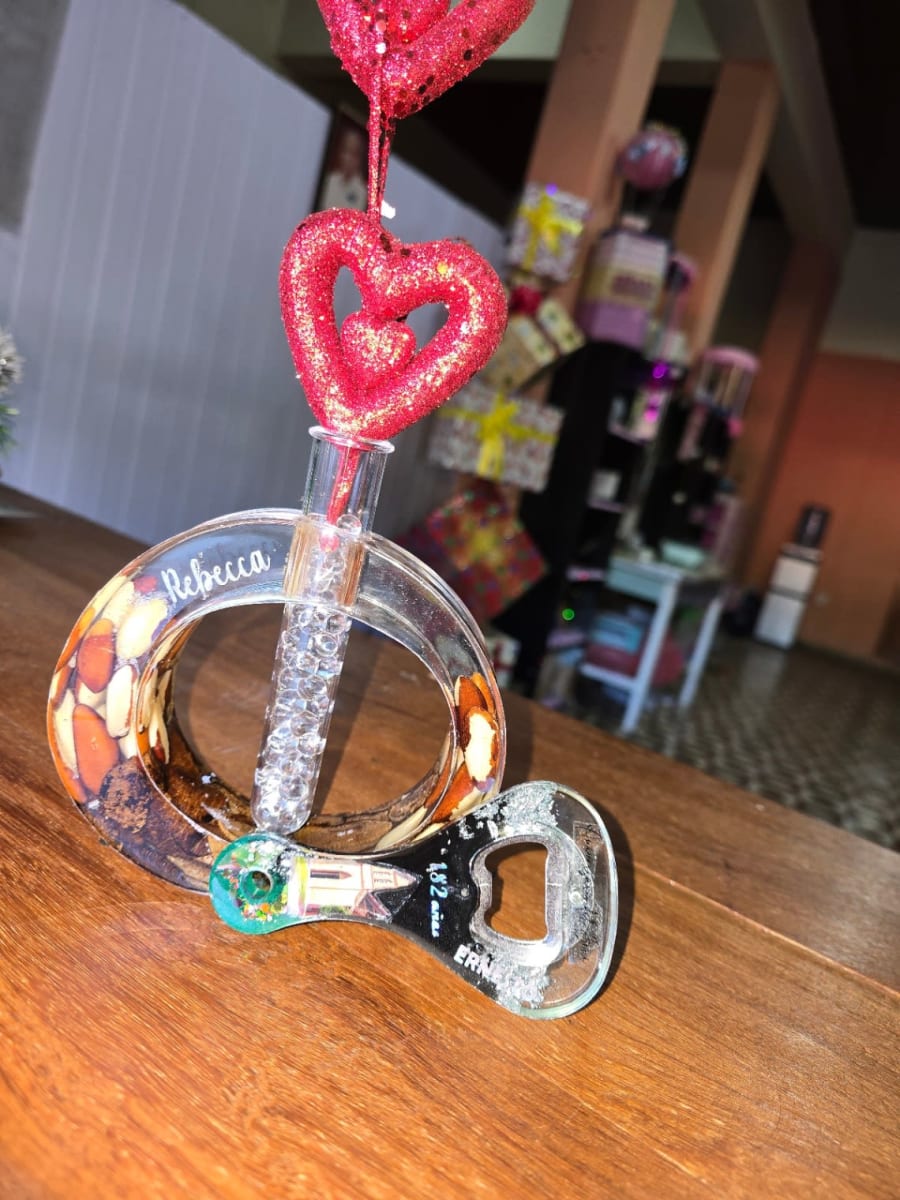 Florero de resina y almendra 3