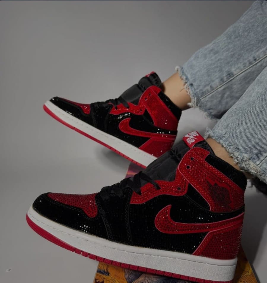 Nike air Jordan 1 High OG Custom personalizada con pedrería 2