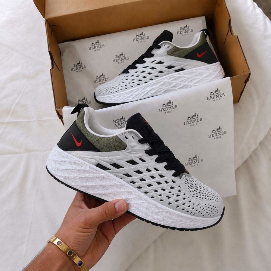 Nike ava 2
