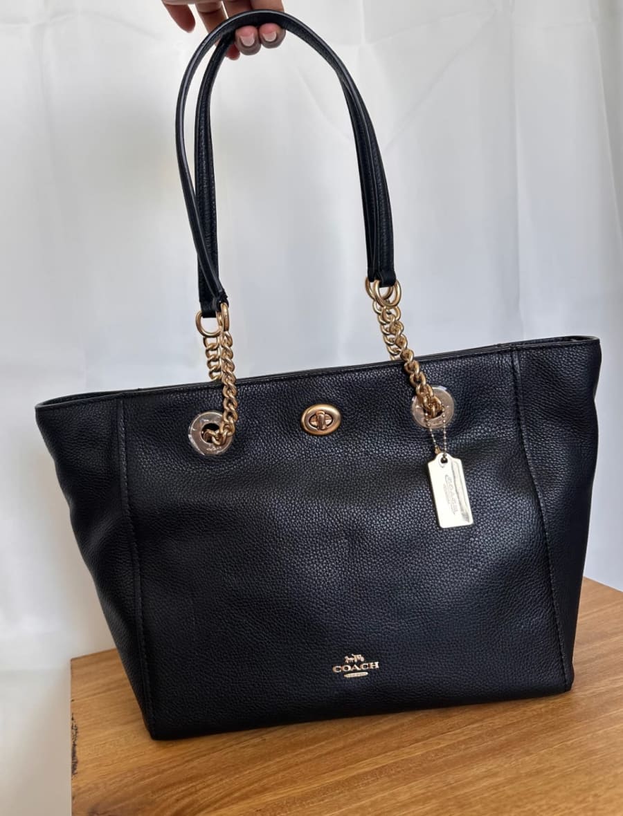 Turnlock chain Tote 27 2