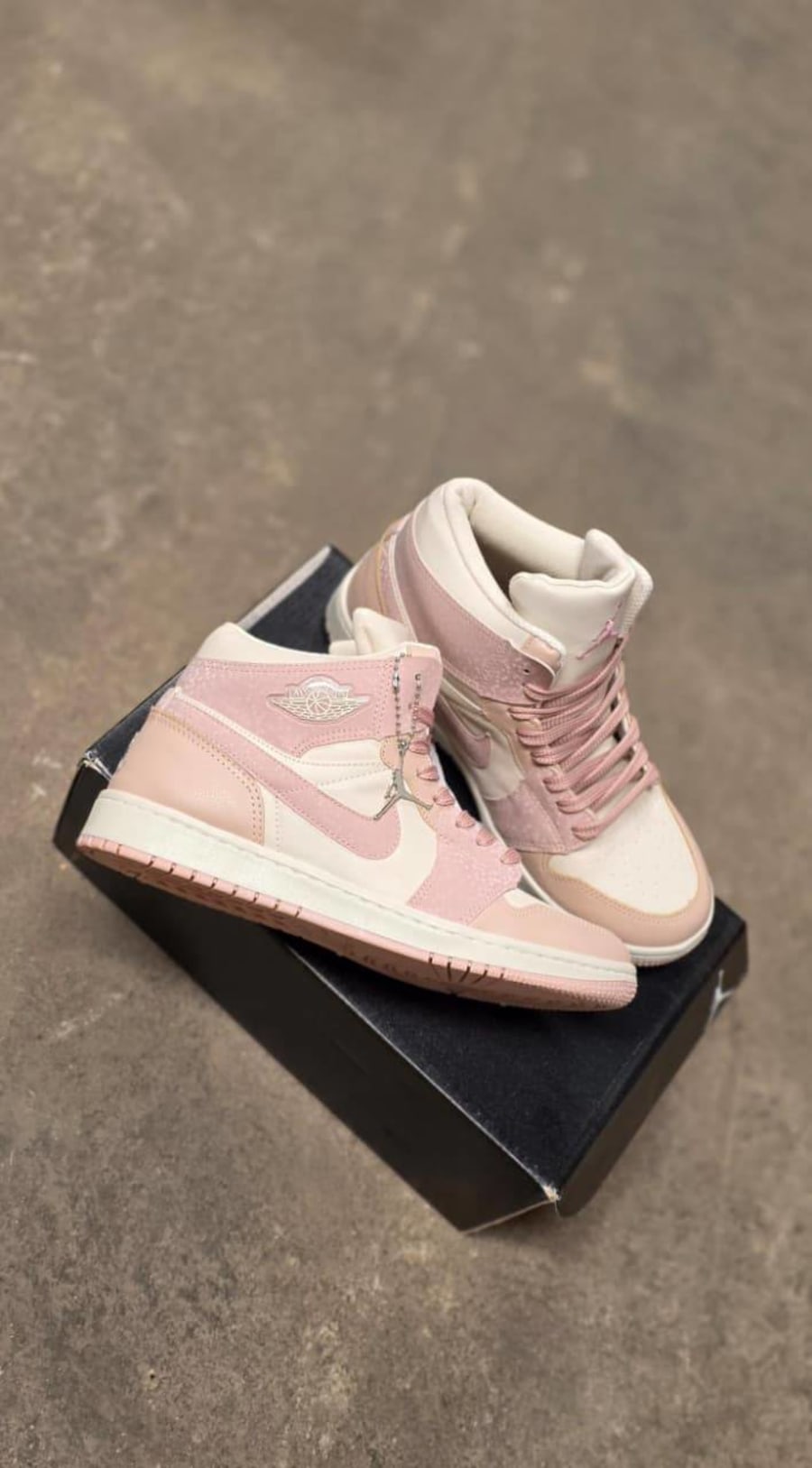 Nike jordan pink 1