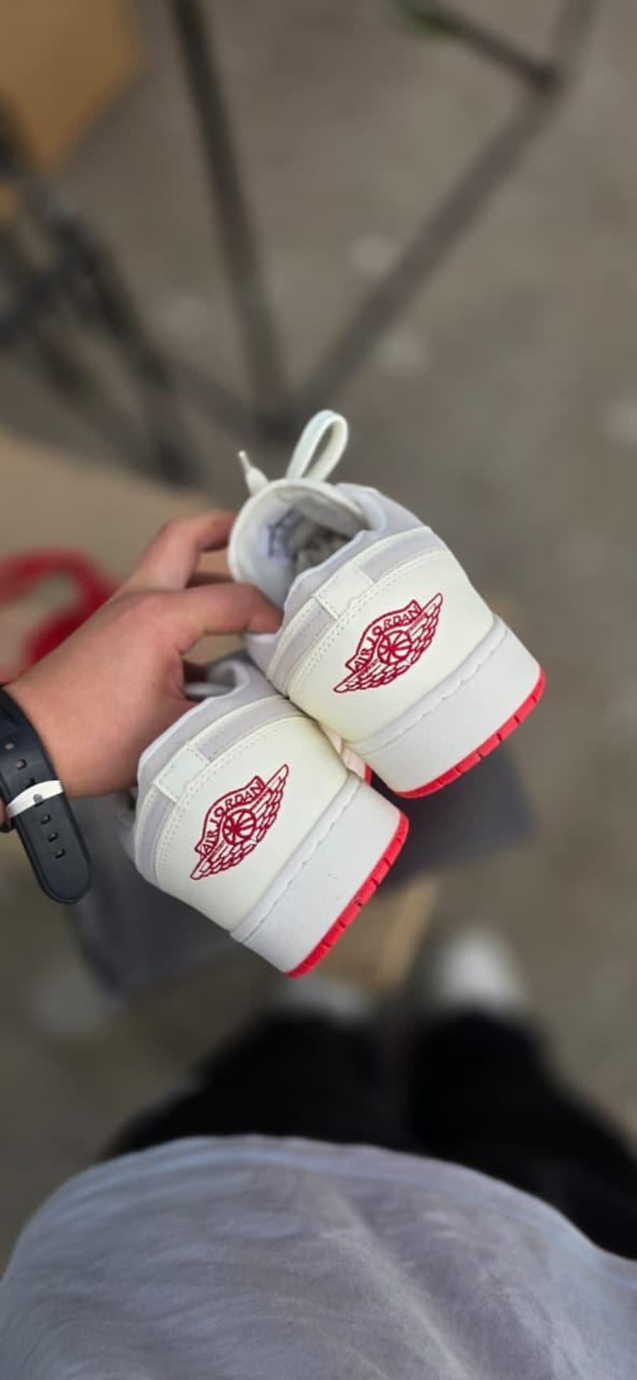 Nike Air Jordan 1 retro low suela roja 2
