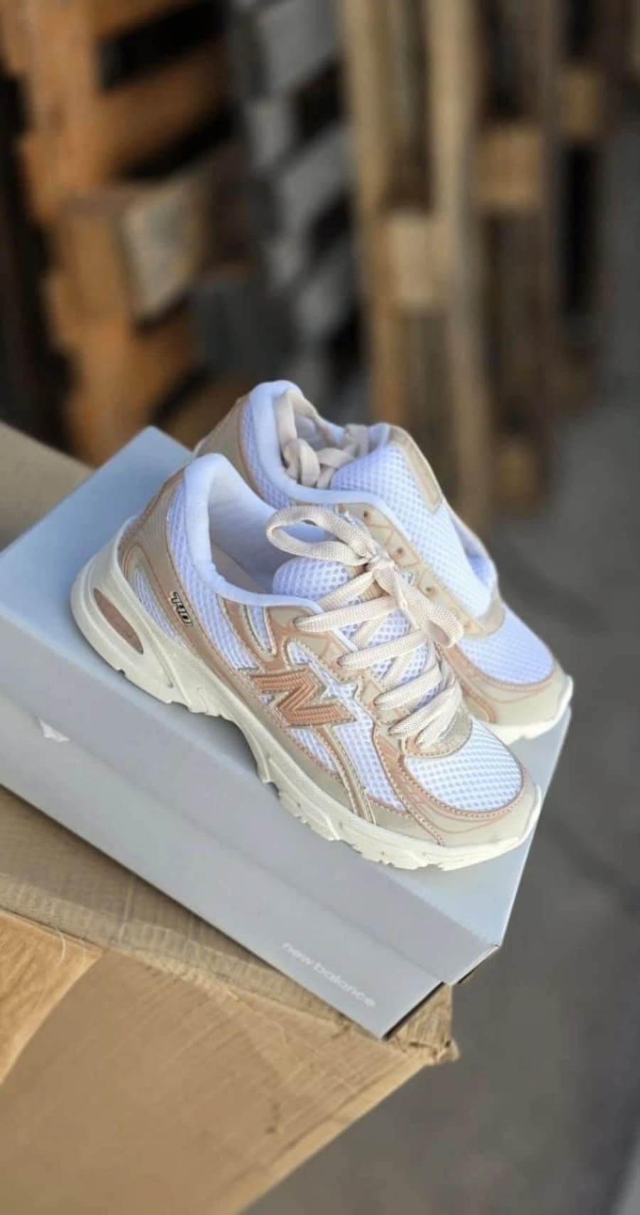 New Balance 740 Rosa 1