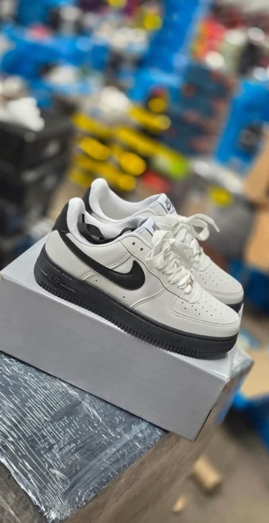 Nike Air Force Suela Negra 2