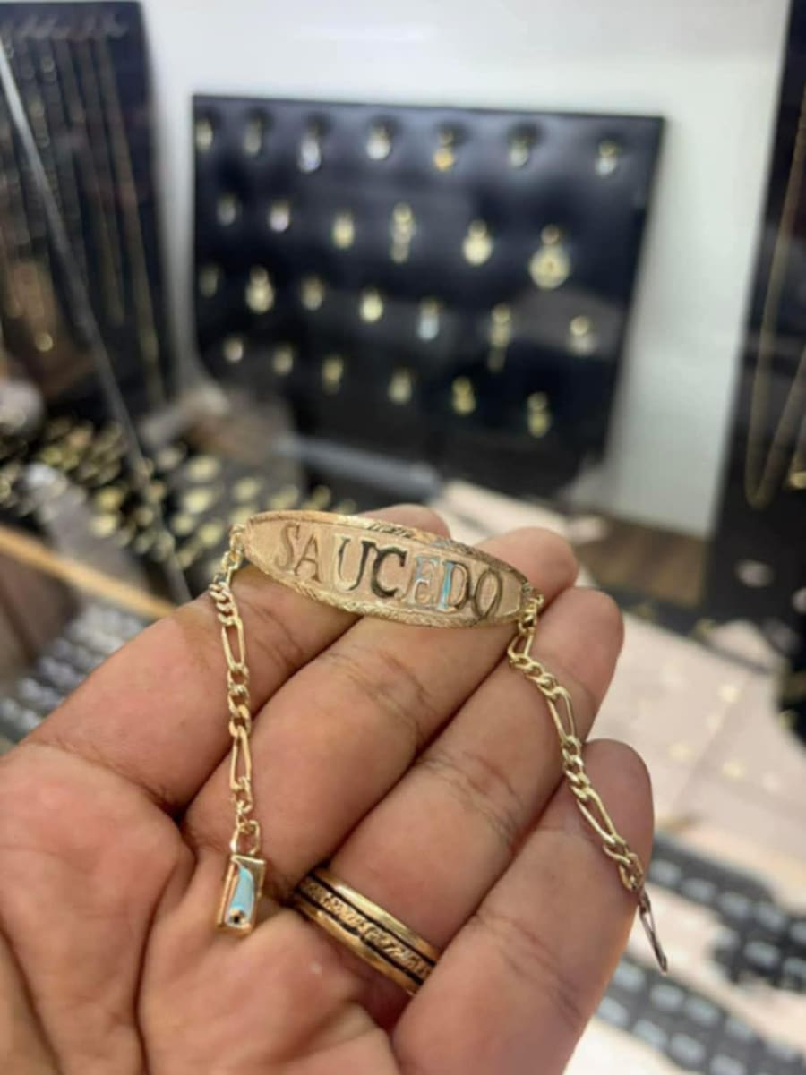 Esclava Cartier con Nombre Oro 10k Dama 2