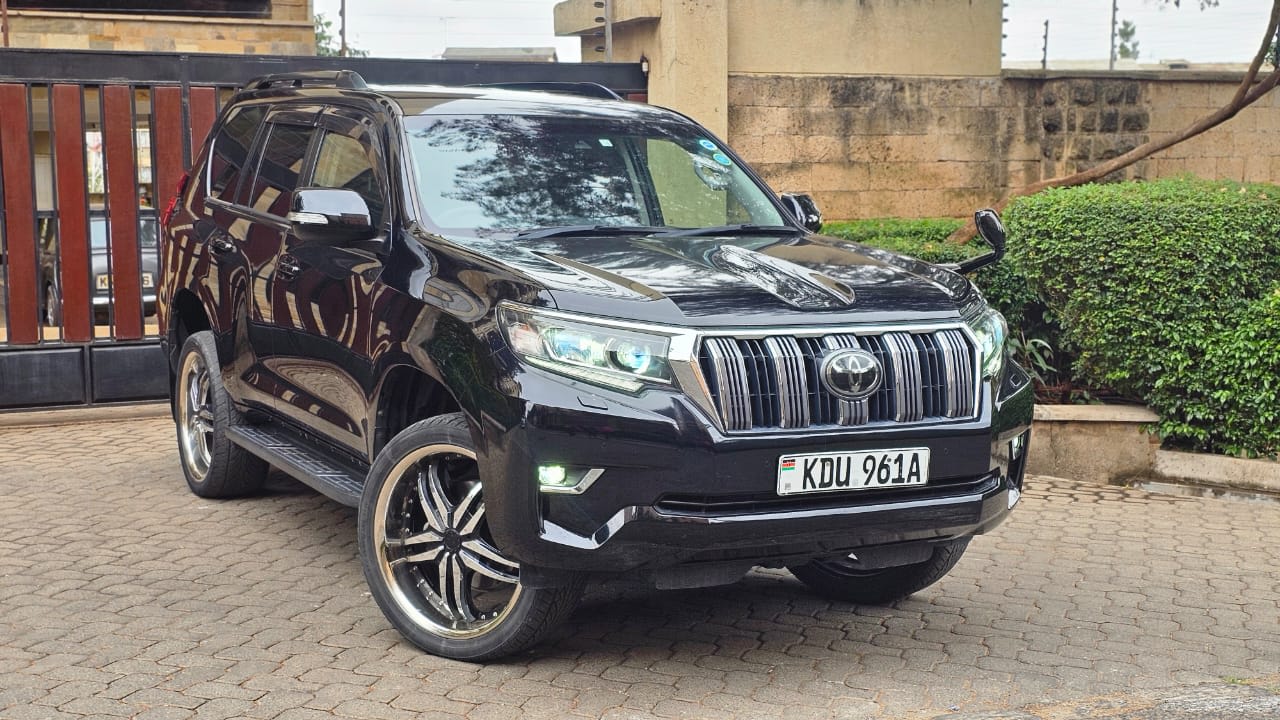 Toyota Landcruiser TX (Black)