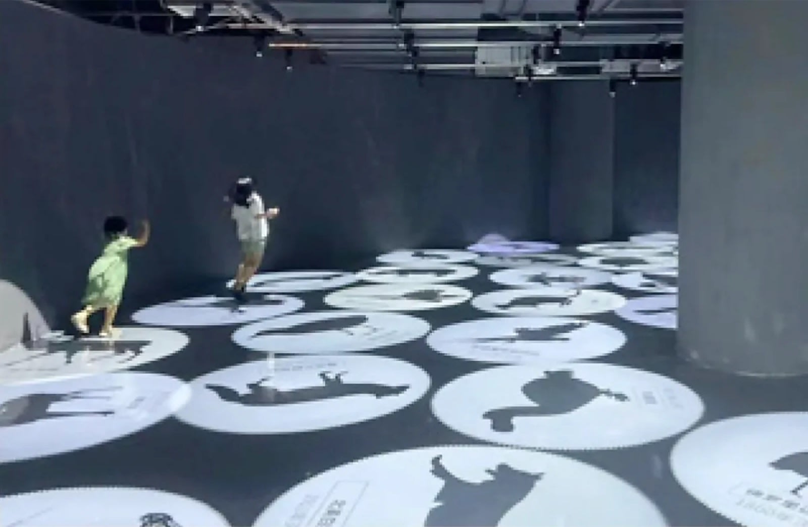 Real education & university projections in action — Infinity Projectors