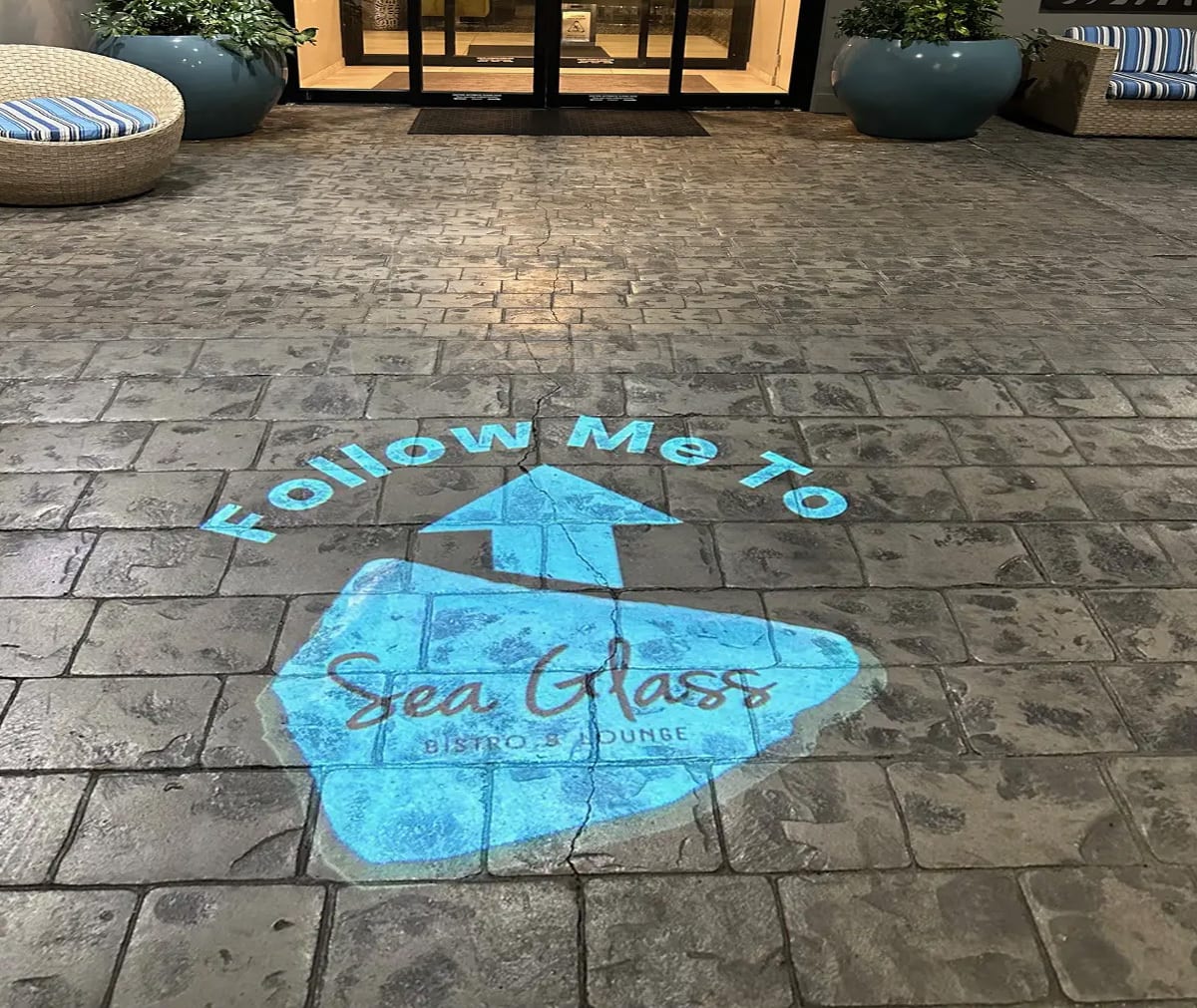 Real hospitality projections in action — Infinity Projectors