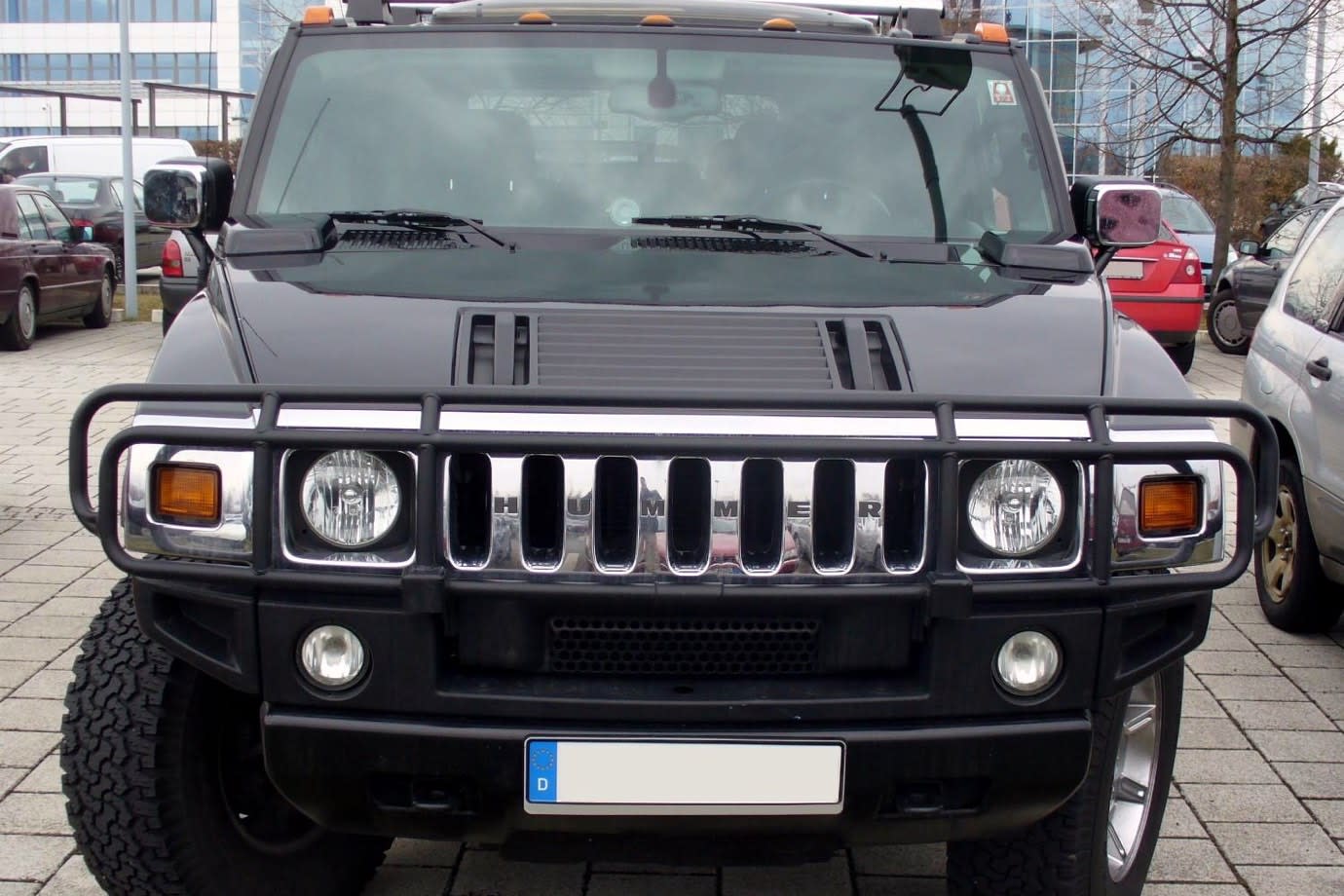 Hummer H2.