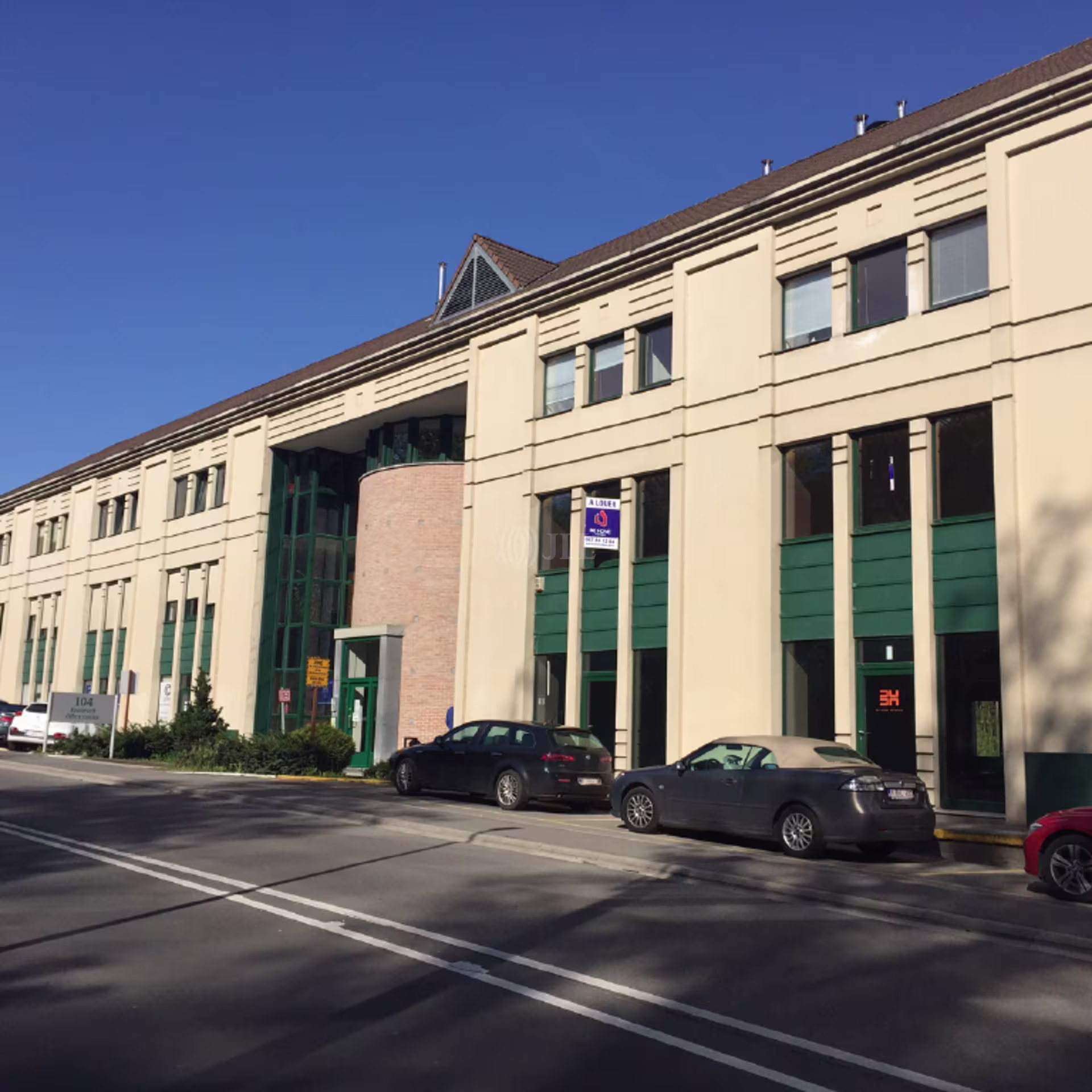 Avenue Franklin Roosevelt 104
