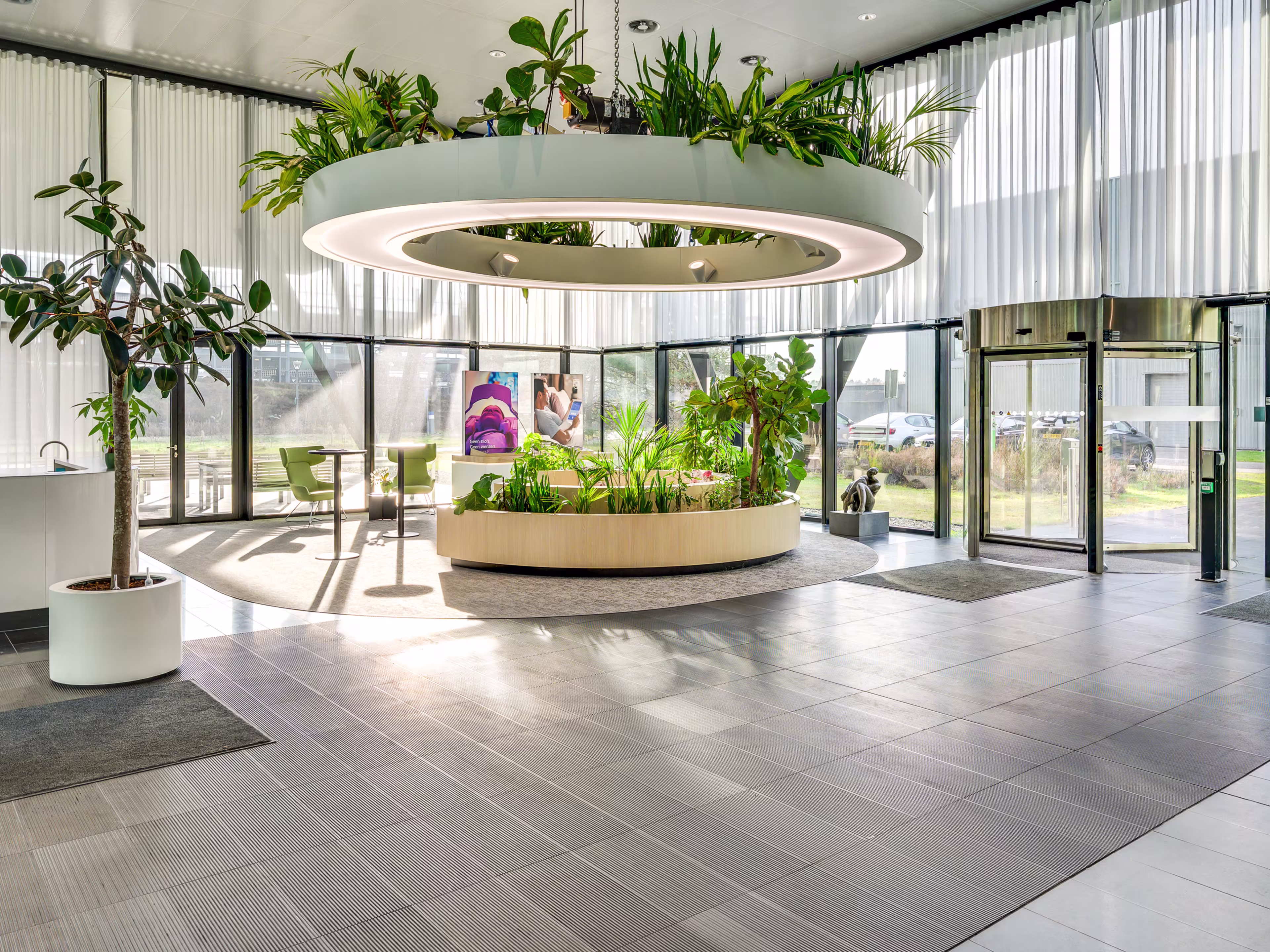 High Tech Campus 52
