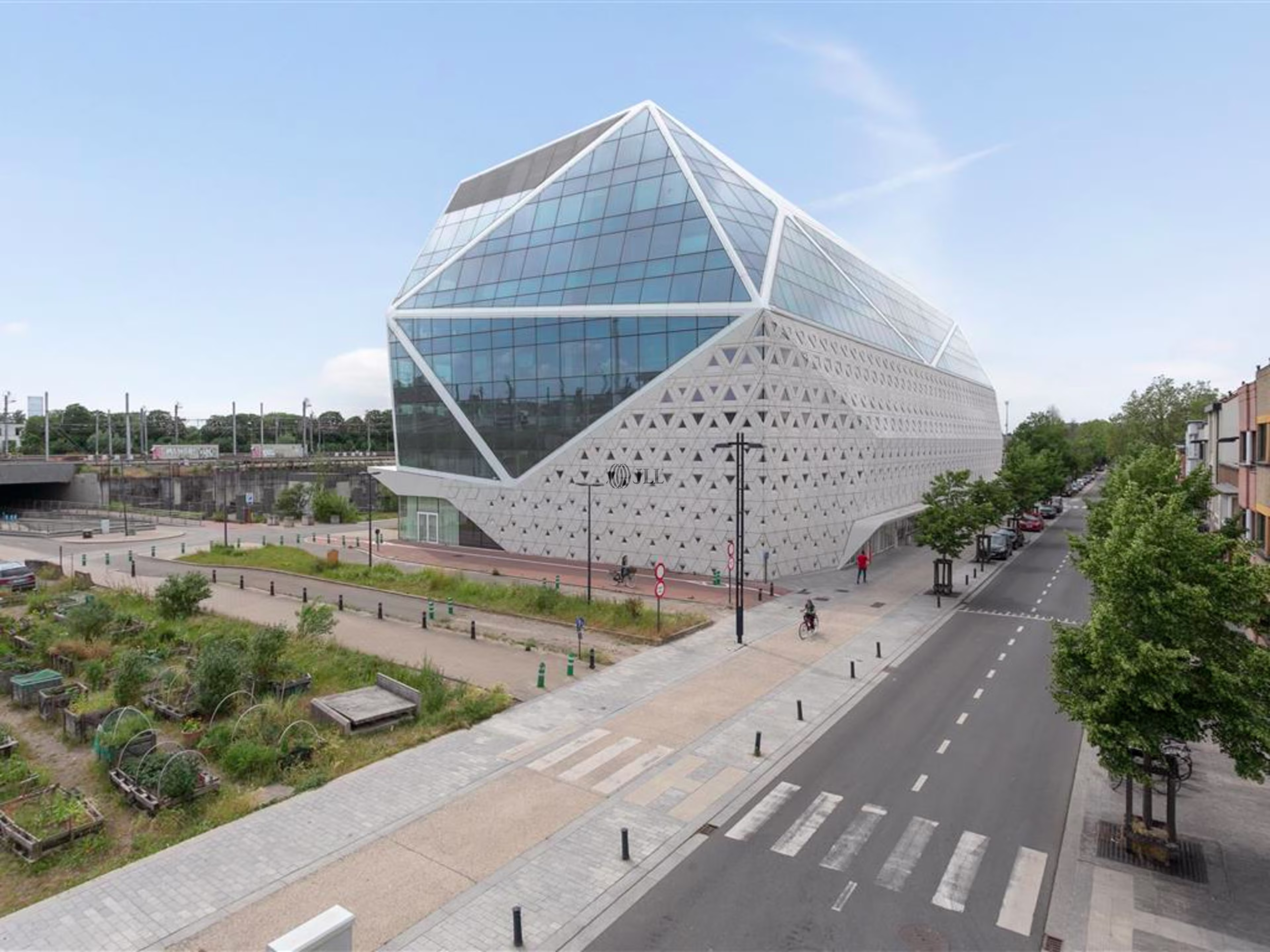 DIAMOND BUILDING