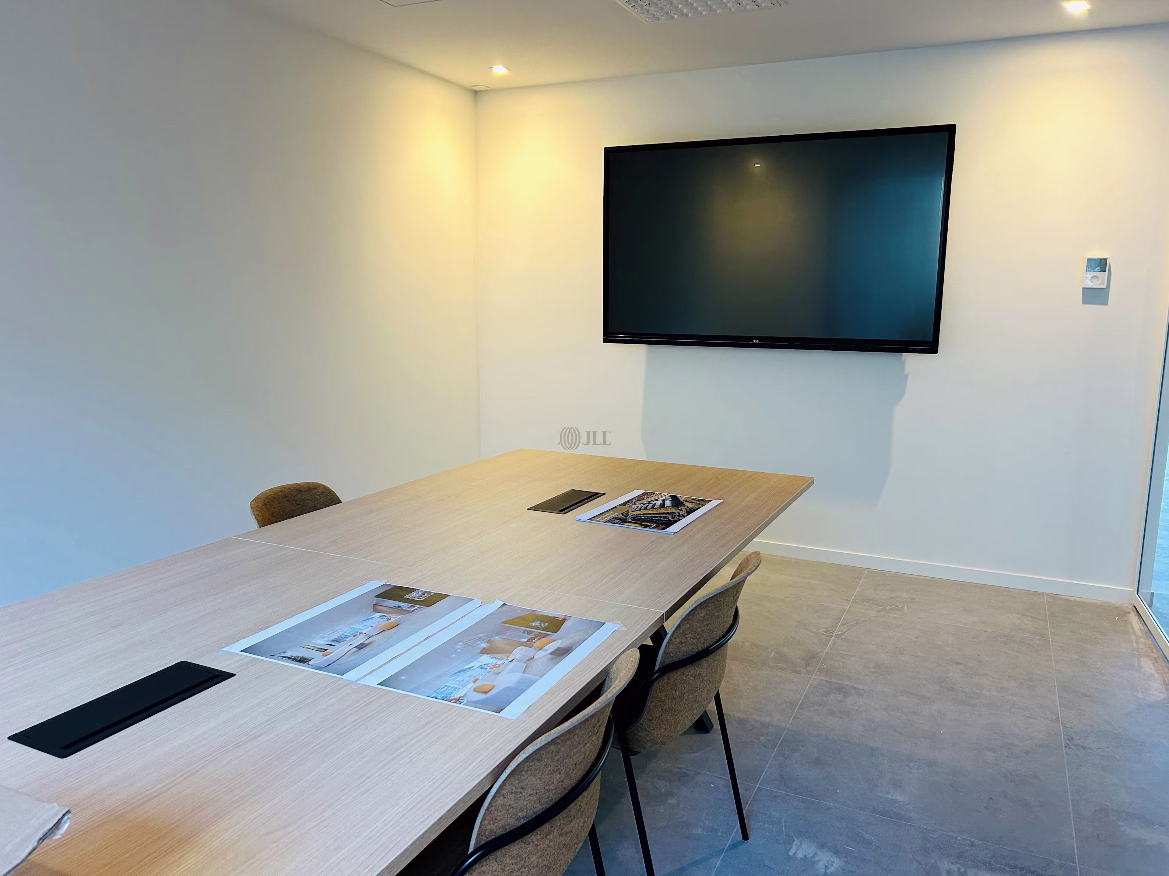 AXXES BUSINESS PARK