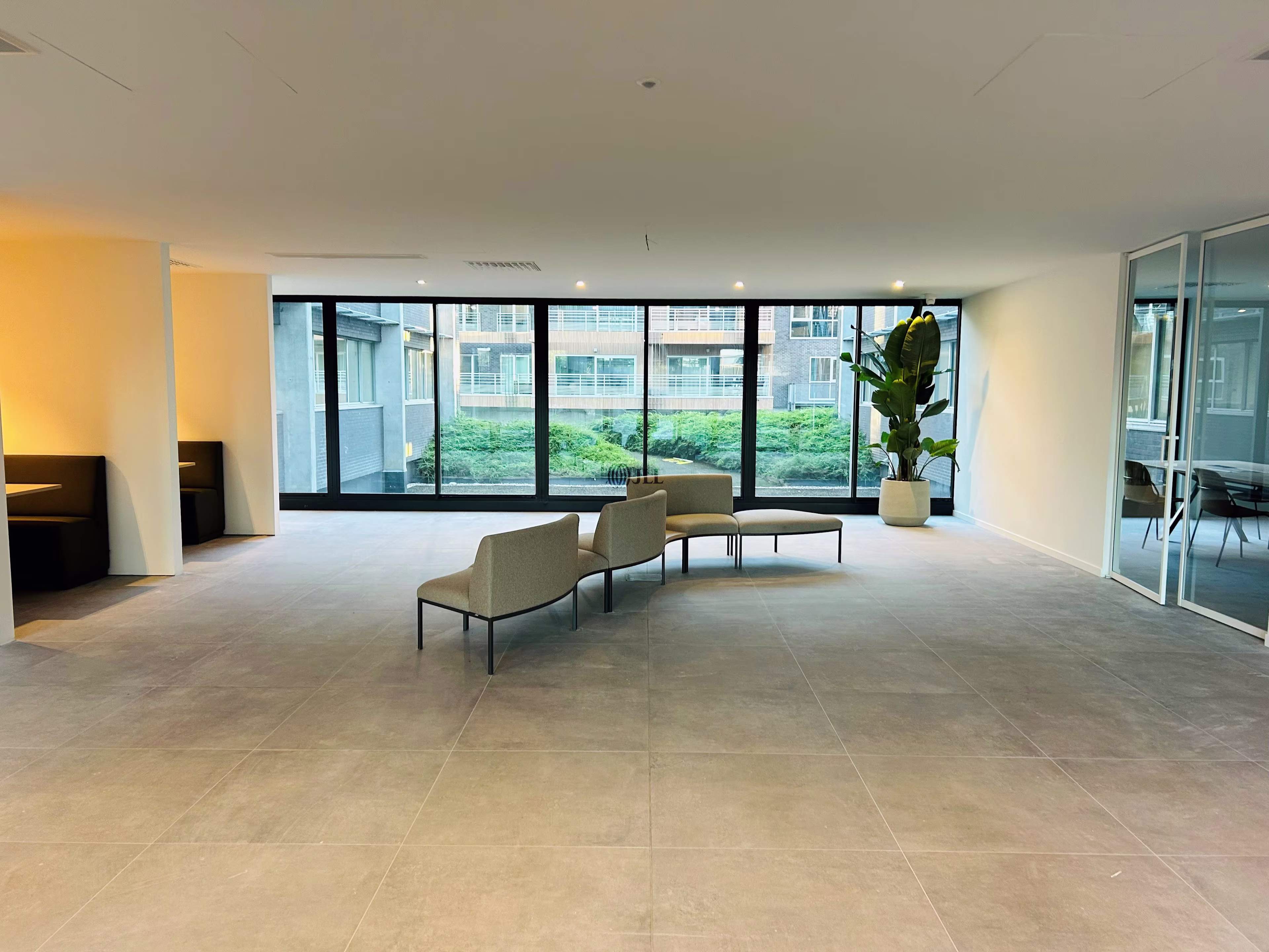 AXXES BUSINESS PARK
