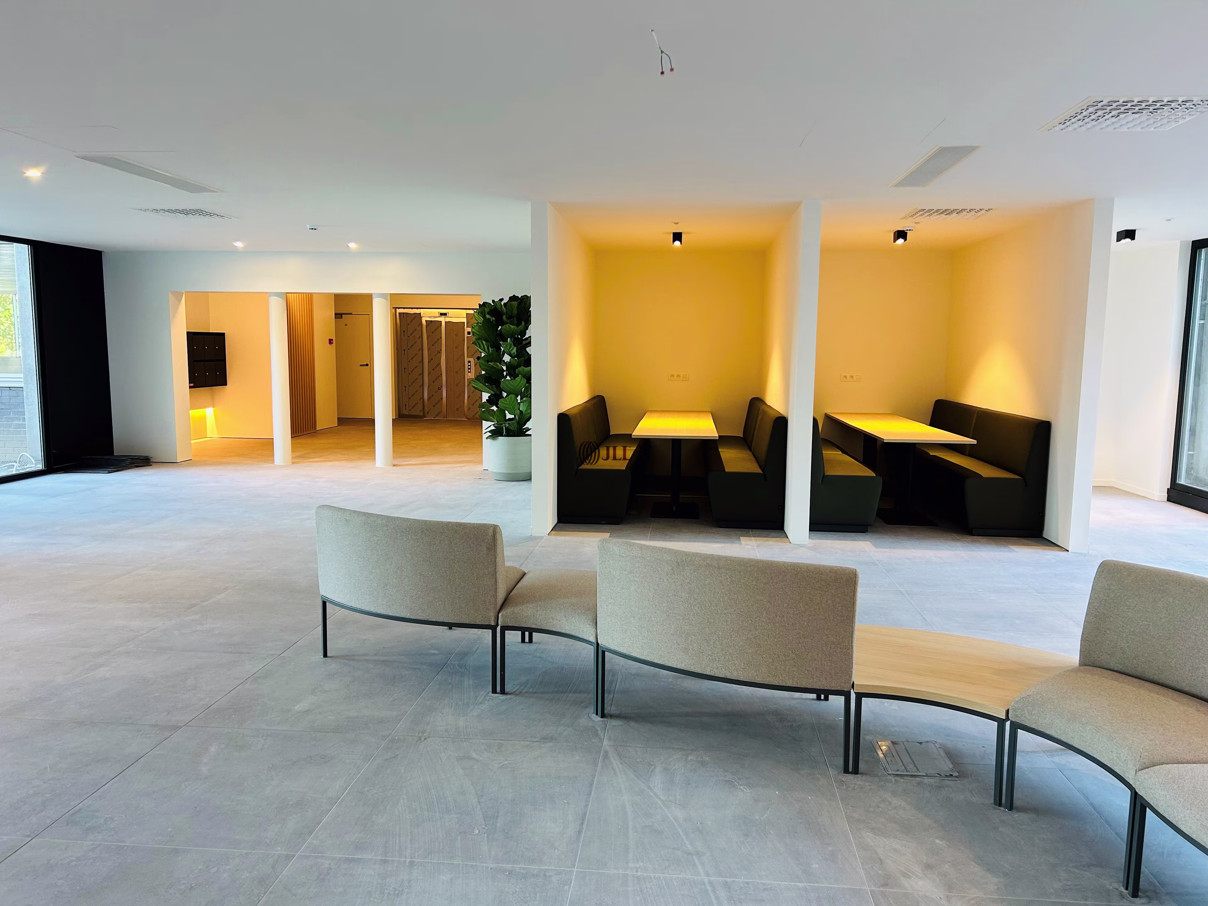 AXXES BUSINESS PARK
